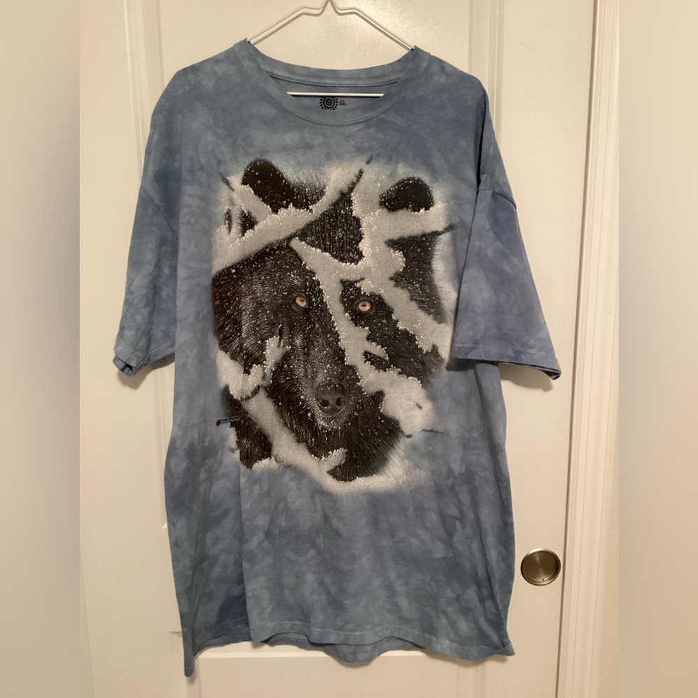 The Mountain Black Wolf  T-shirt Size 2XL - NWOT